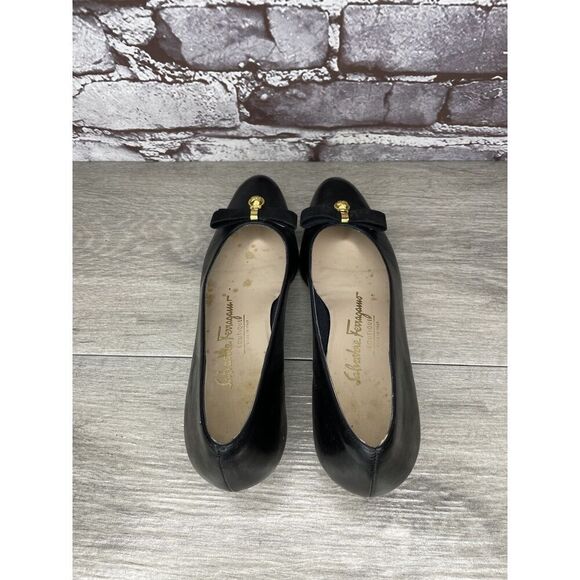 Salvatore Ferragamo Black Leather Gold Bow Designer VTG Heels Women Sz 6AAAA US - Picture 6 of 16